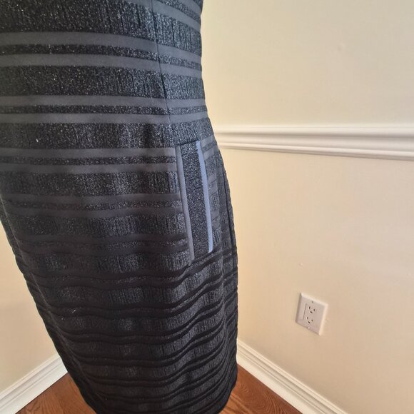 Anne Klein Black Dress with Silver Metallic Thread, Size 4 - Picture 7 of 14
